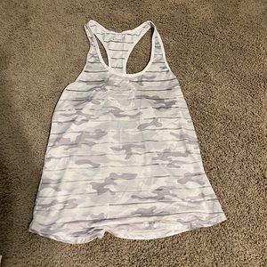 Zyia M white camo tank